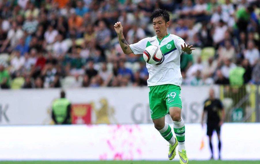 重磅！狼堡官宣：16岁国少新星杀入U17德甲，新赛季剑指首秀+主力