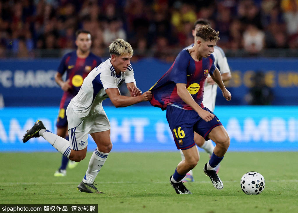 西甲最佳阵容解析：亚马尔领衔，塞维利亚四将强势入选